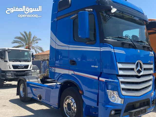 Tractor Unit Mercedes Benz 2019 in Zarqa