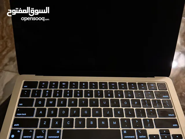 Macbook Air M2 2022 للبيع شاشه كحله تبي تغيير