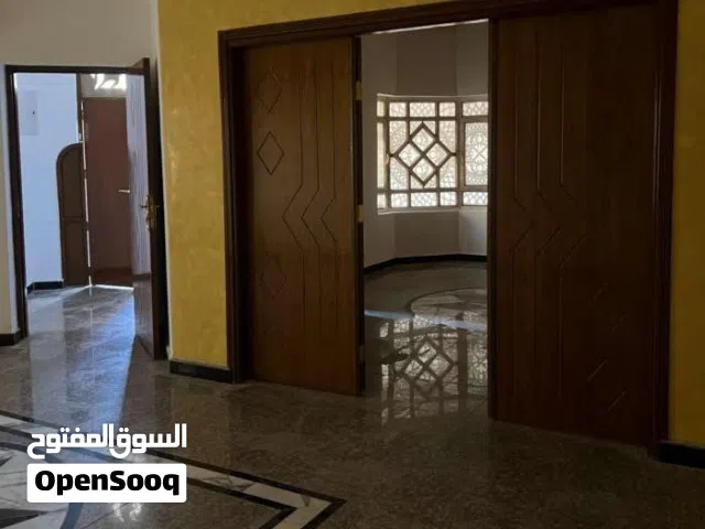 250 m2 4 Bedrooms Townhouse for Rent in Basra Other