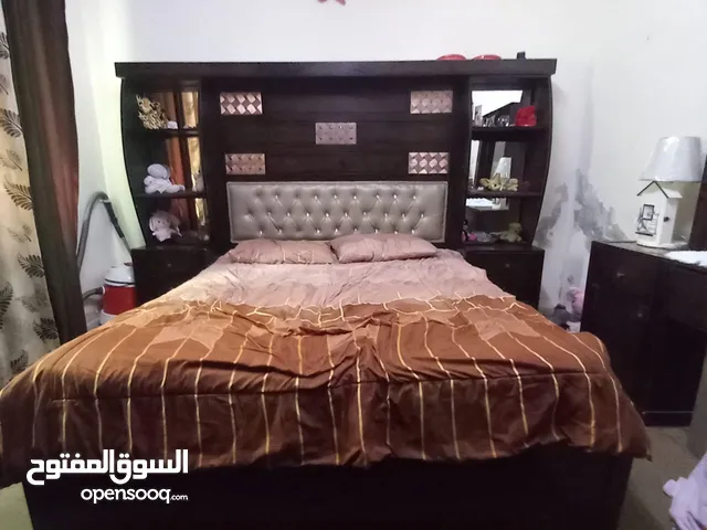 غرفة نوم ماستر خشب لاتيه بحاله ممتازه جدا