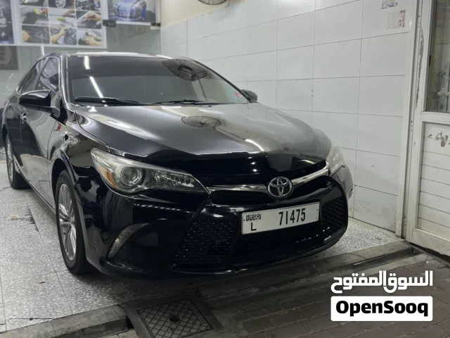 2015 تويوتا كامري SE