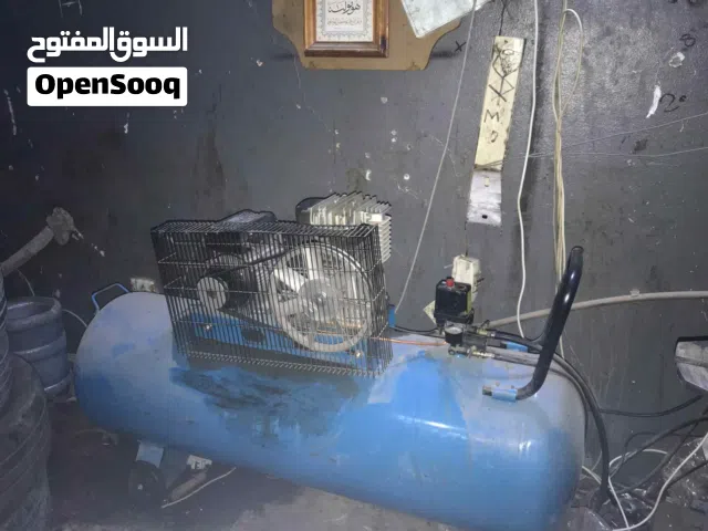 ماكينات فك وتركيب وكمبراسوري سعه 300لتر حاله ممتازه شبه جديد ربي يبارك السعر مع بعضهم 7500