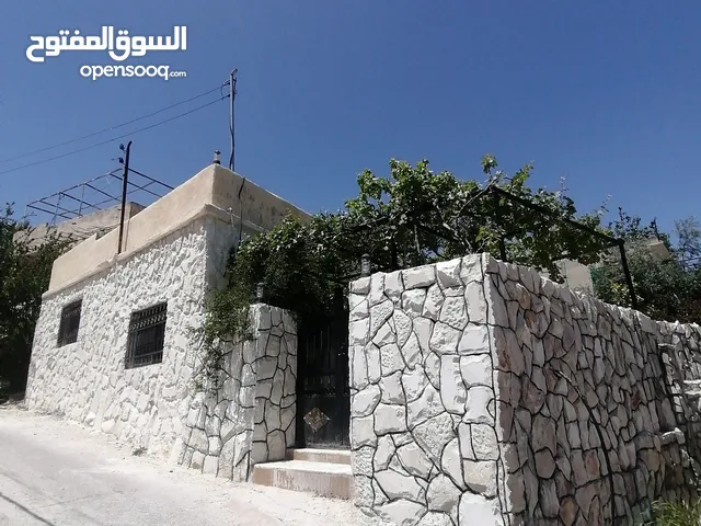 140 m2 3 Bedrooms Townhouse for Sale in Salt Al Balqa'