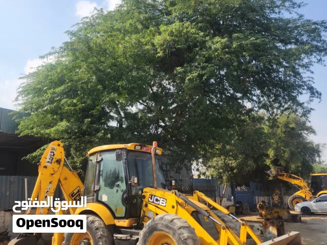 JCB 4CX with breaker line