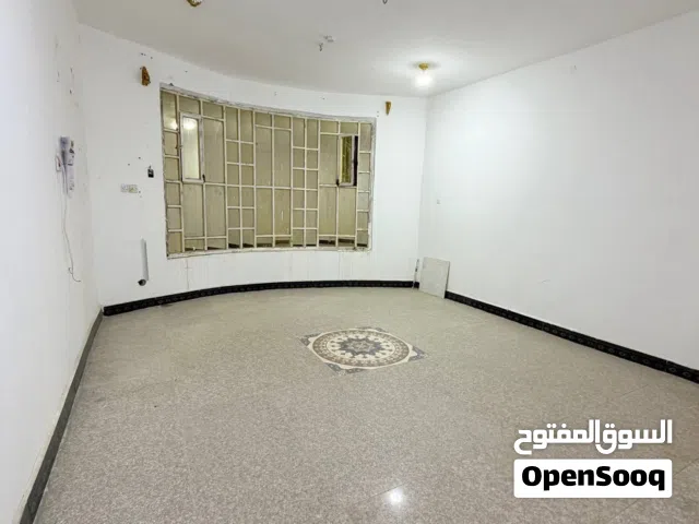 90 m2 2 Bedrooms Townhouse for Rent in Basra Jubaileh