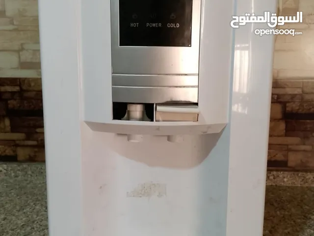 nm .كلور طاولة شغال مية في المية بس بحاجة الي كبسة حنفية باردة الكولر بحالة جيدة للبيع
