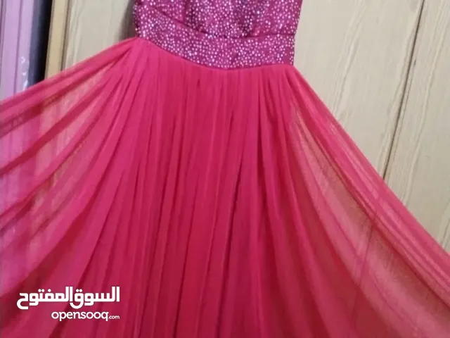 فستان سهره لبسه وحده فقط بحاله ممتازه جدا للبيع
