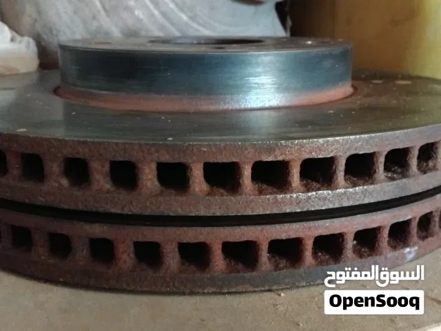 زوز ديسكوات باطني أماميات هيونداي سوناتا أو أزيرا تقريبا نظاف نظاف  زوز ديسكوات باطني أماميات هيوندا