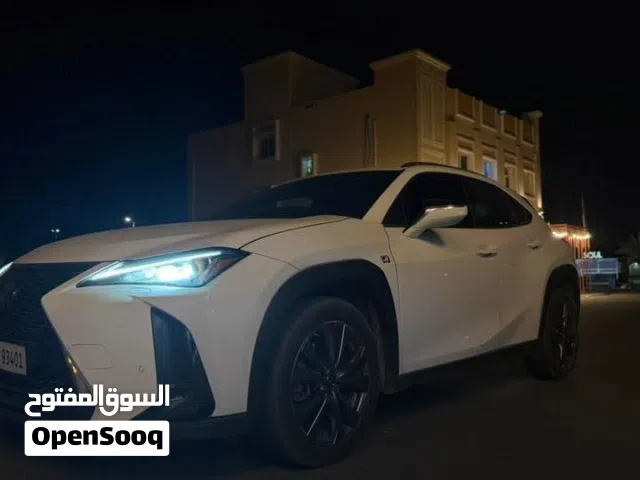 2022 لكزس UX UX 300h F Sport Handling