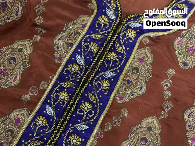 عمانيات للبيع