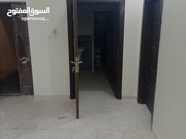 220m2 4 Bedrooms Apartments for Rent in Aden Other