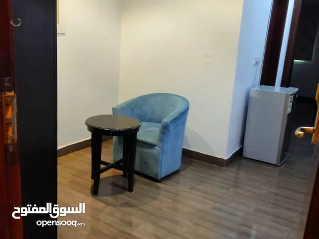 شقة مفروشه للايجار الشهري جده حي السلامه شارع قريش