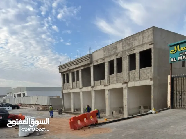 مطلوب مستثمر  لتكملة البناء  1 سنه  10 سنوات استثمار   صناعية  العين العراس