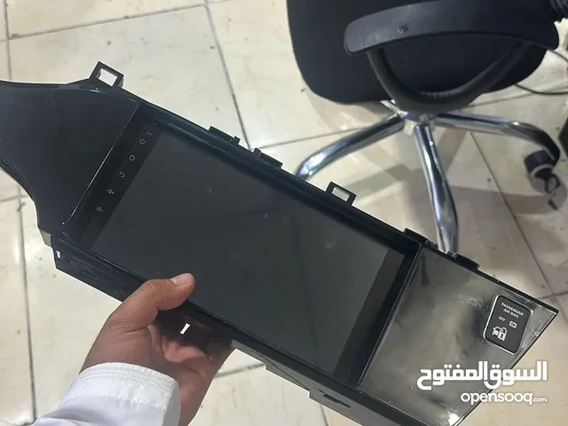 شاشة تركب لي اي سياره اقرا الوصف