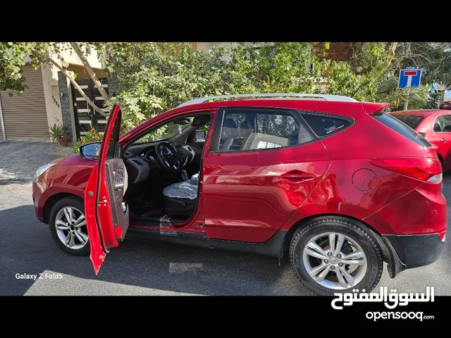 2nd owner driven lady only 74000km  1 accident minor  chilled Ac no work required inside neat & clea