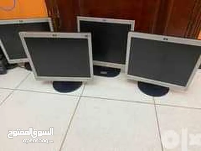 شاشات كمبيوتر مستعملة باي كمية