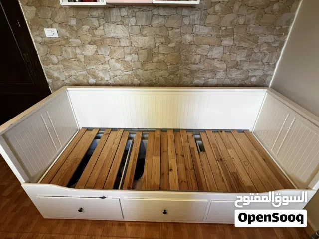 سرير ابيض من ايكيا مع مقعد بذراعين white bed with armchair from ikea