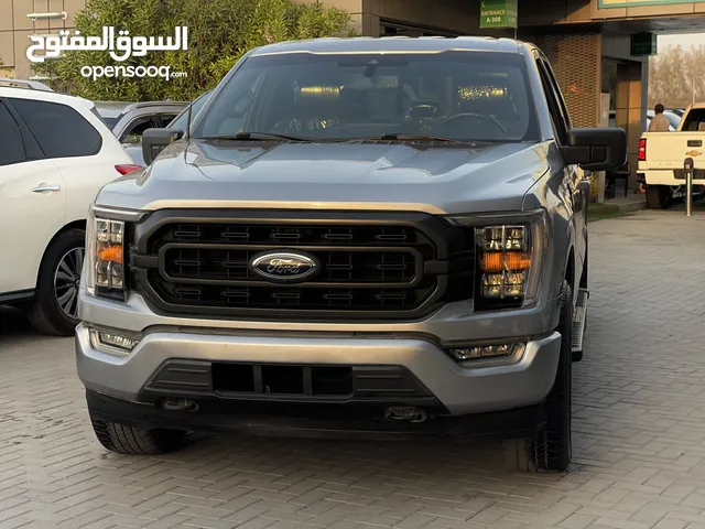 فورد F150 XLE بحالة ممتازة جدا واراد كندي اوراق جمارك