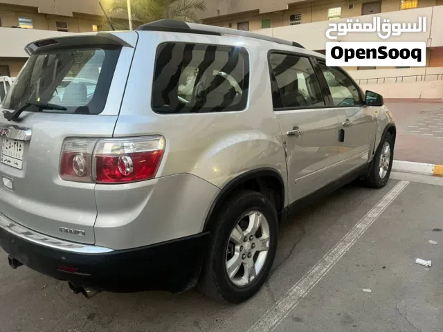 2010 جي إم سي اكاديا Standard