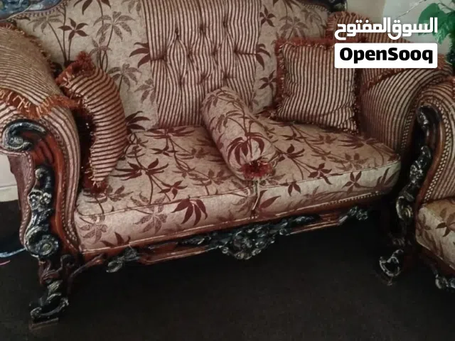 طقم مستعمل للبيع بسعر ممتاز
