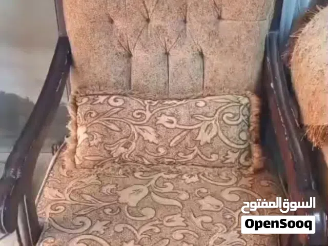 بيع طقمين كنب متشابهات كل طقم 9 مقاعد