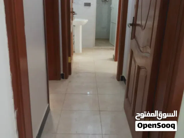 للايجار شقه جديده ( تشطيب شخصي ) بالجراف الغربي