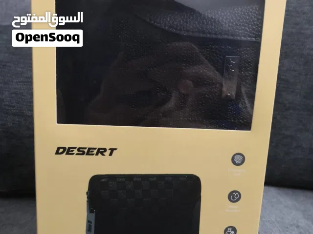 شنطه يد سهله الحمل للطلعات و السفر وفيها بصمه تحمي أغراضك من السرقه ما تفتح إلا بالبصمه جميله بأمانه