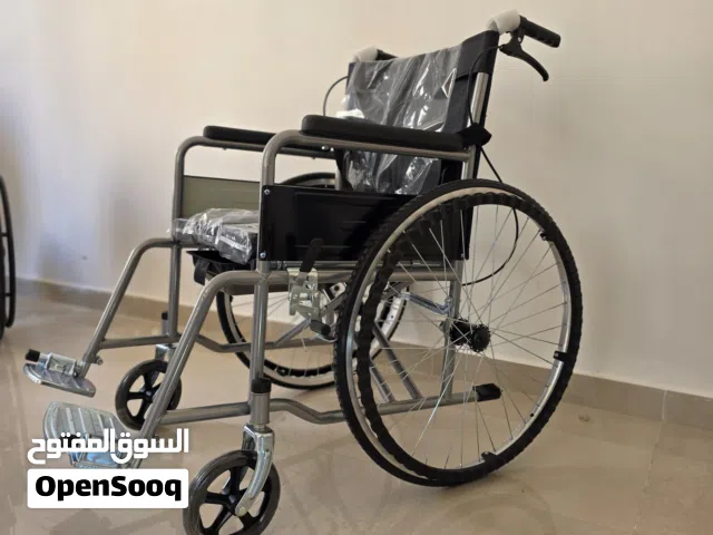 كرسي متحرك طبي متعدد الوظائف (كرسي حركة + كرسي حمام مدمج). wheelchair