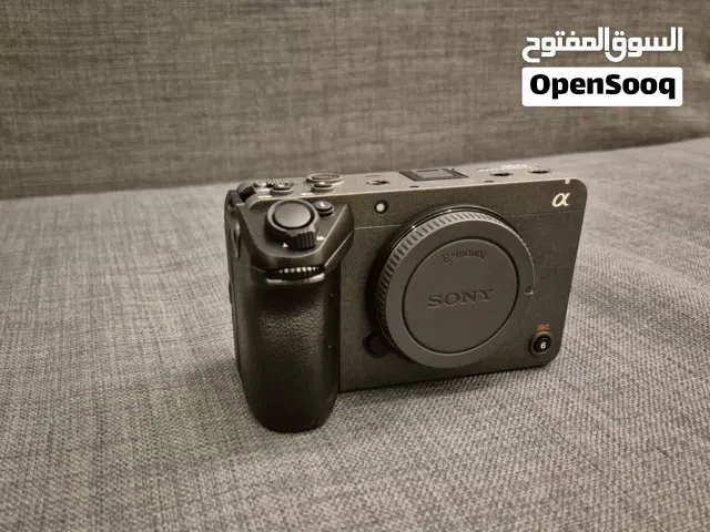 كامرة Sony Fx30  و DJI 4 GIMBAL مع الاكسسوارات (معدات تصوير فيديو احترافي كاملة)