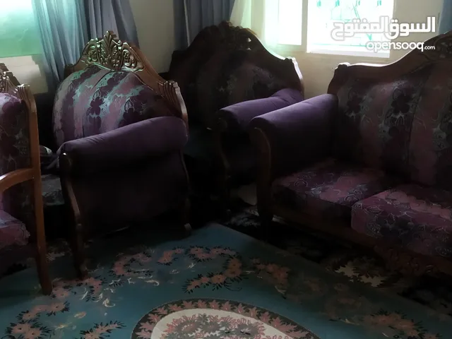 طقم كنب تسع مقاعد بحاجة شغل بسيط
