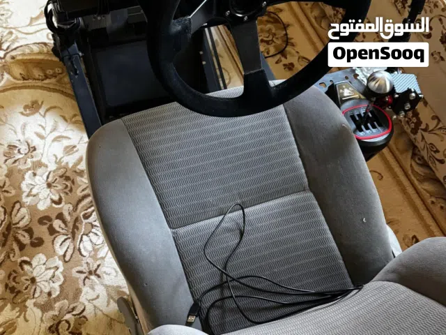 للبيع دركسون نظيف جدا Thrustmaster T300 RS