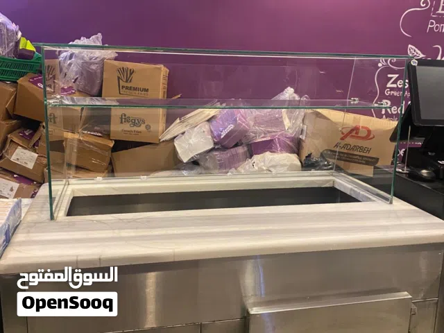 عدد محل حلويات وكوفي هاوس للبيع المستعجل