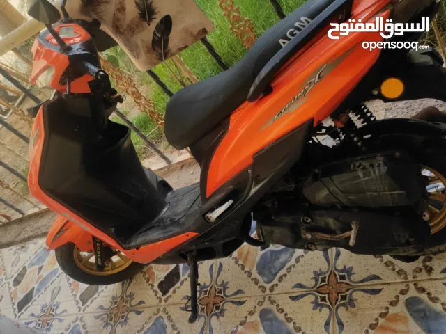 دراجه سكنس للبيع نضيفه محرك ما مفتوح كهربائيات كلها شغاله دراجه نضيفه وماناقصها شي