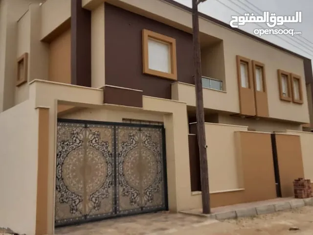 370 m2 4 Bedrooms Villa for Sale in Benghazi Venice