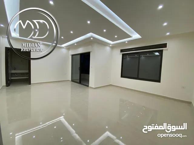 شقة جديدة فارغة للايجار الرابية مساحة 185م طابق اول تشطيبات و ديكورات فاخرة اطلالة جميلة بسعر مميز