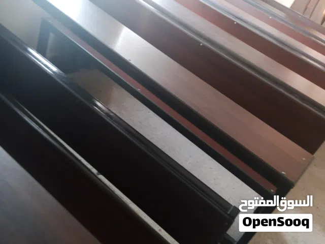 مقاعد دراسية رباعي بحالة ممتازة