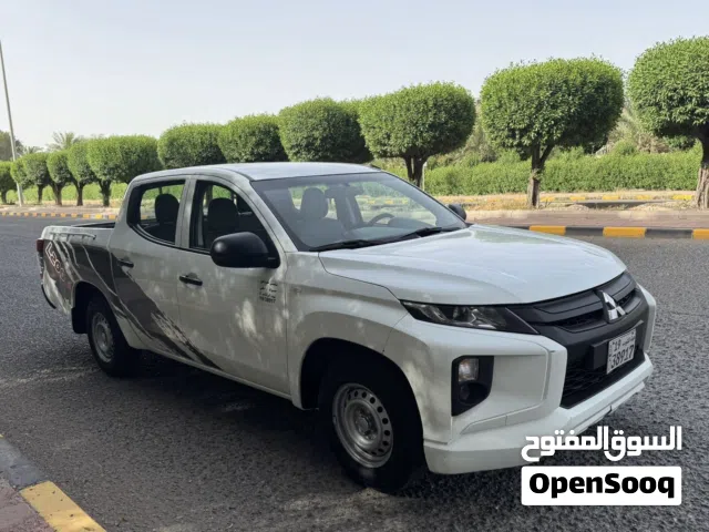 2022 ميتسوبيشي L200 Standard