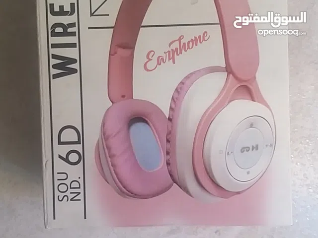 سماعه WIRELESS من شركه COMPAC DESIGN الون الوردي السماعه بناتيه و صوت عالي  و منفذ الشحن  تايبسي
