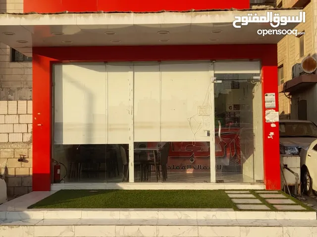 محل خلو للايجار الفروانية قطعة 1 شارع 74 خلف لولو مكان حيوي
