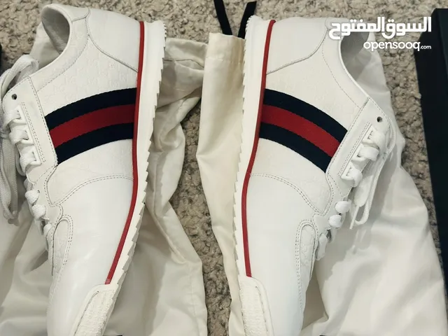 للبيع حذاء جوتشي اصلي من ايطاليا