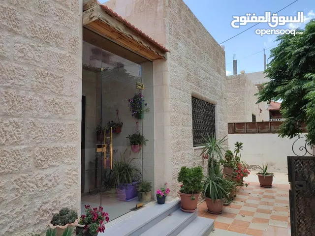 222 m2 5 Bedrooms Townhouse for Sale in Zarqa Al Zarqa Al Jadeedeh