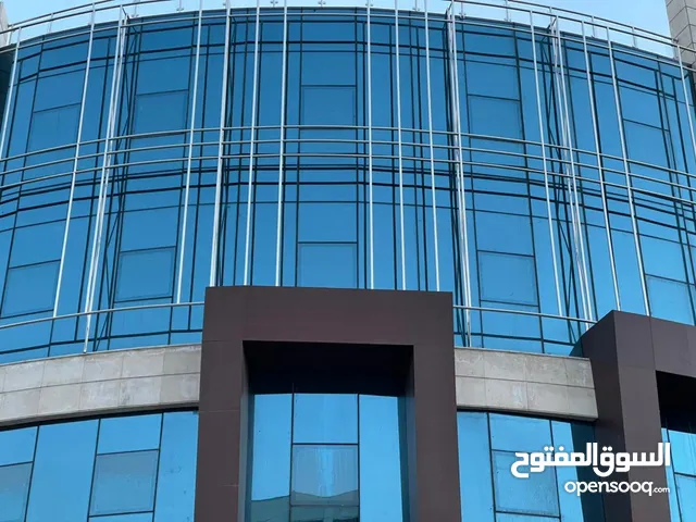 مكتب تجاري فاخر جدا للبيع في أفضل مواقع الدوار السابع : الرقم المرجعي : 41399