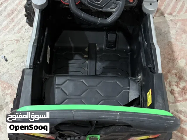 للبيع ثلاث عربات أطفال مع اثنين عربات صغيرة
