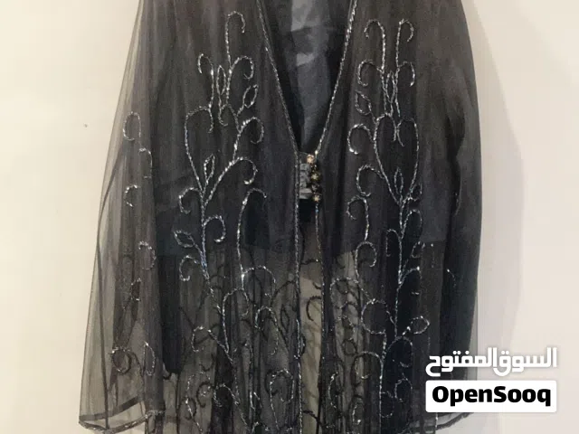تصفية ملابس أنيقة بحالة ممتازة