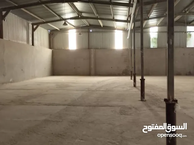 هنقر للايجار سقف زينقو في البيفي قرب محطة وقود الخبولي