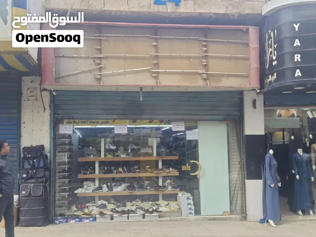 محل تجاري للبيع خلو بموقع مميز بطول 16 متر وعرض 4.8