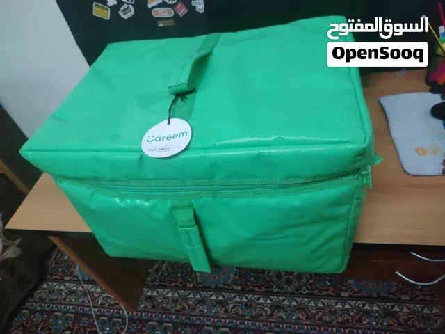 شنته كريم و بلوزه قياس ميديوم بحاله ممتازه استخدام قليل جدا