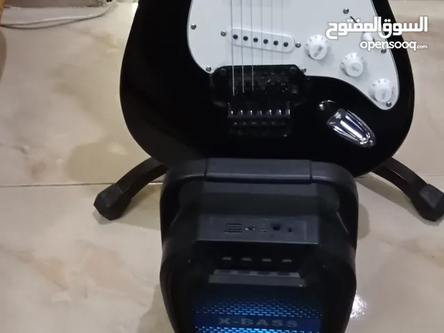 Electric Super star 3 guitar with amplifier in very good condition and quality