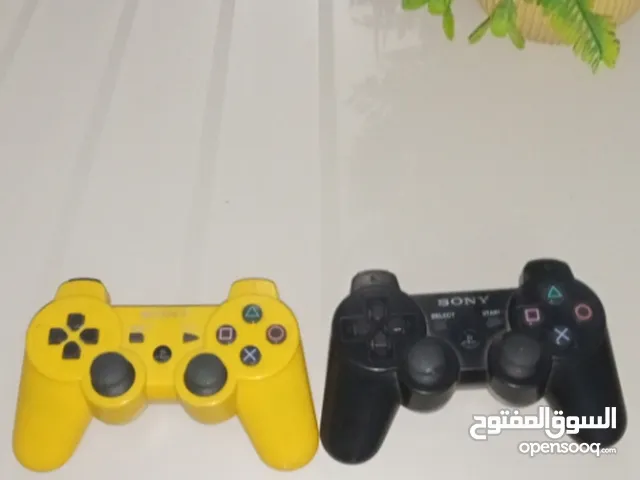 السلام عليكم ايدين بلايستيشن 3 استعمال نضيف ............ ......... .....
