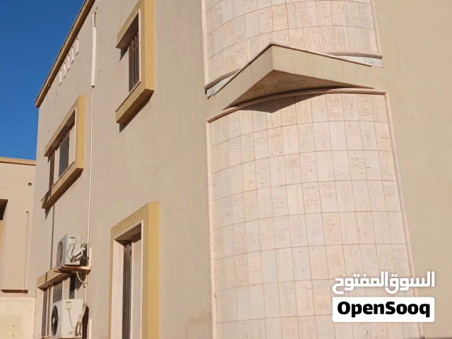 فيلا . مكتبيه . ايجار.  بن عاشور . بلقرب من جامع باقي .